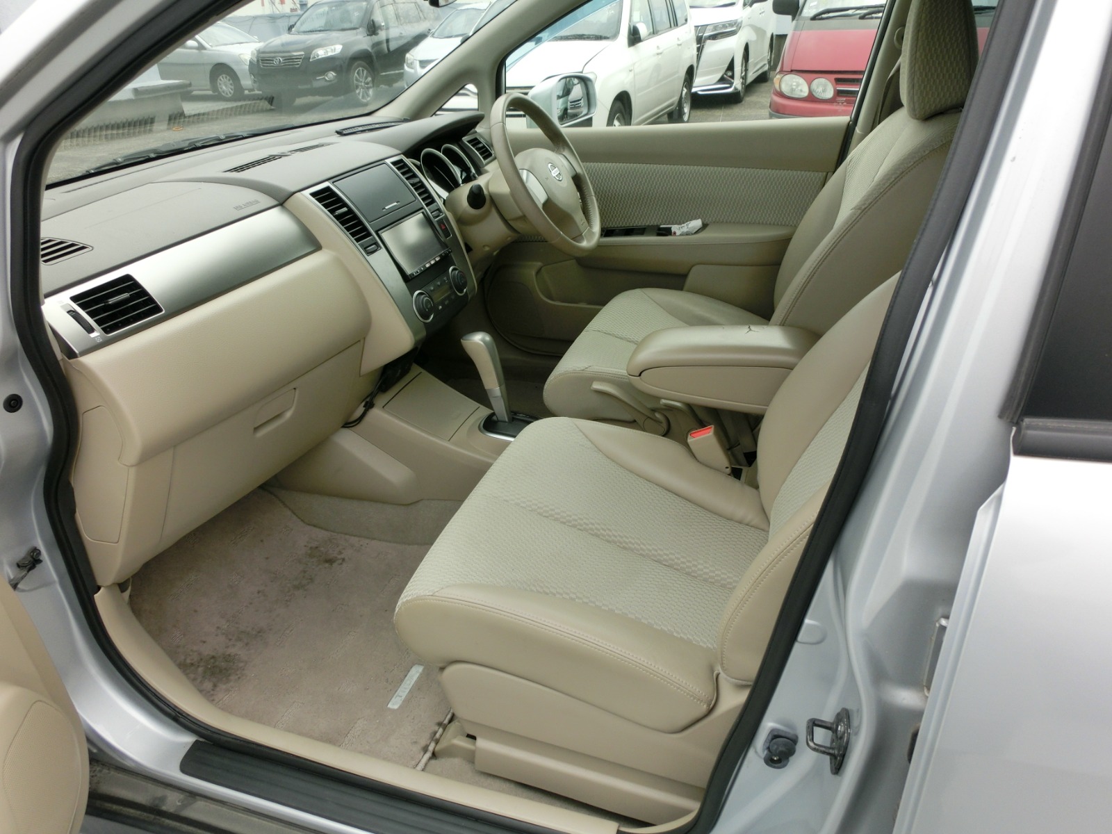 2011 Nissan TIIDA